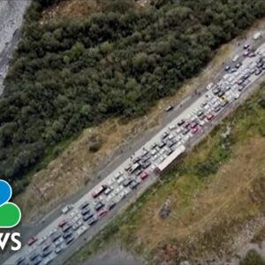 Cars Line Up For Miles At Russian Border To Avoid Mobilization Order