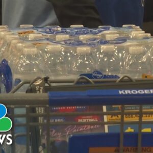 Houston Residents Scramble For Bottled Water Under Boil Advisory