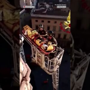 Firefighters rescued a #tourist who fainted while visiting #Florence Cathedral