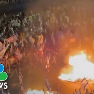 Huge protests in Israel 'force Netanyahu to pause judicial reforms'