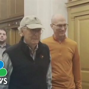 Sen. McConnell returns to Capitol Hill after suffering concussion