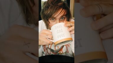 5SOS Lead Guitarist Michael Clifford and Wife Share Adorable Pregnancy Pics #shorts